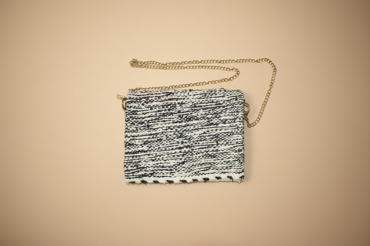 Yara Clutch