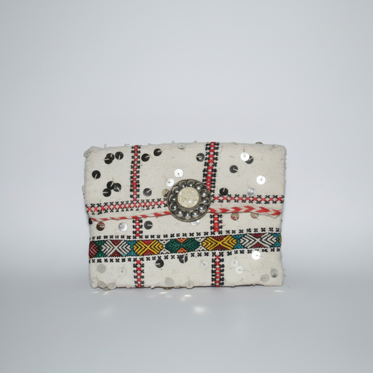 Aïsha front
