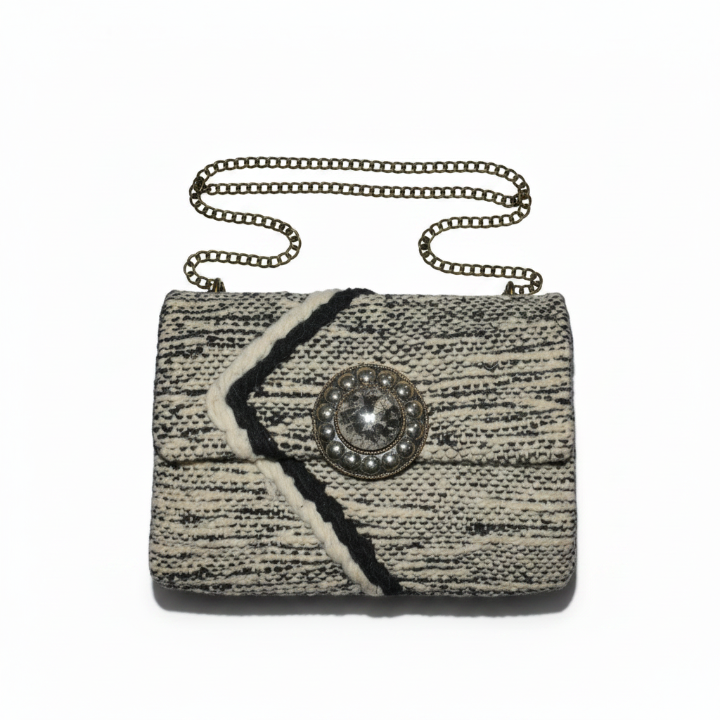 Tarifa Clutch black and white with chain strap — handmade Berber clutch by Studio Palmier