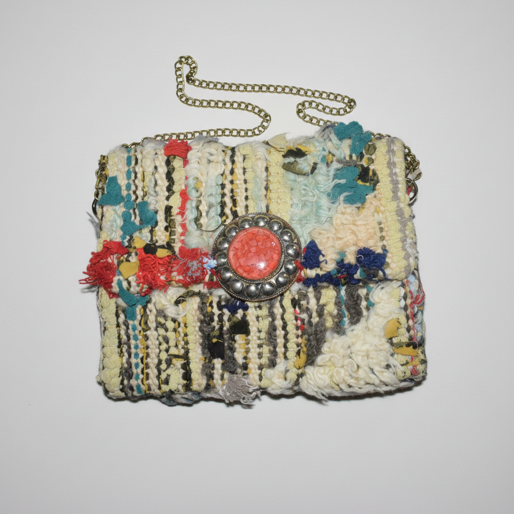 ZAHRA CLUTCH